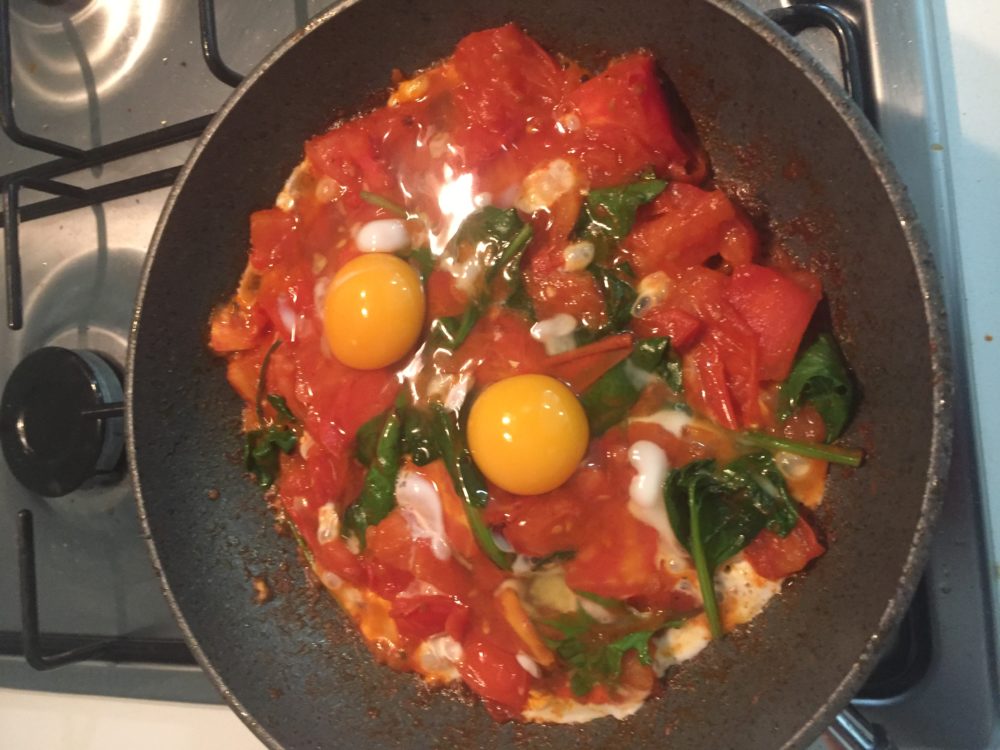 Eggs on tomato 