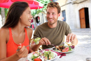 Couple eating healthy 